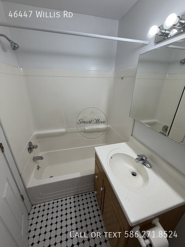Foto del edificio - 46447 Willis Rd