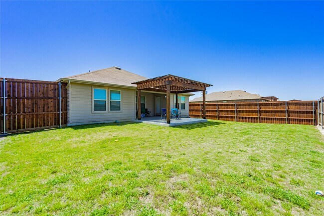 Building Photo - 801 Meadow Creek Ln