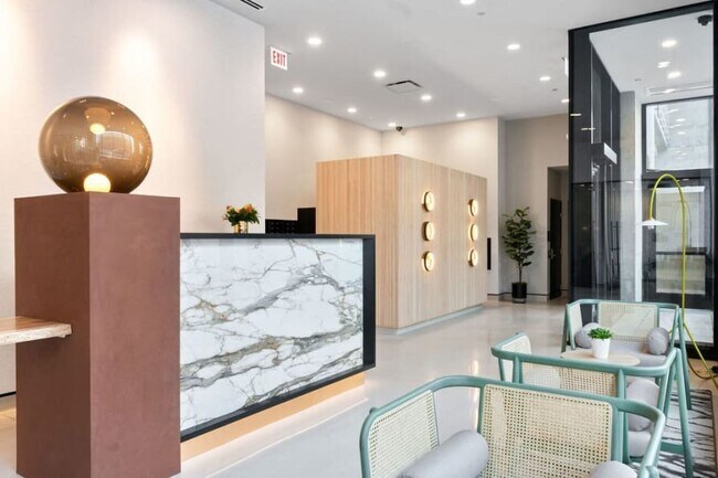 Foto del edificio - 1138 W Van Buren St