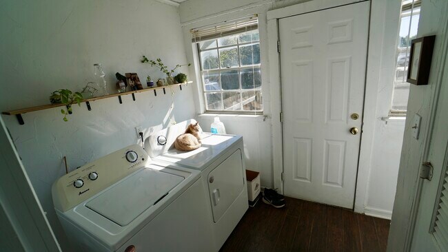 Foto del edificio - 228 NW 25th St