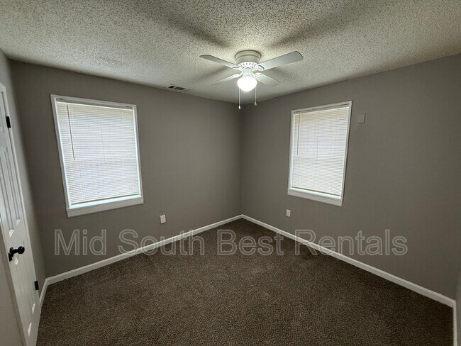 Building Photo - 2822 Brewer Ave