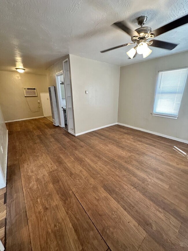 Foto del edificio - 212 SW 37th Ave