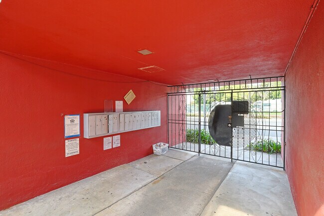 Foto del edificio - Paul Ling Apartments - Exposition