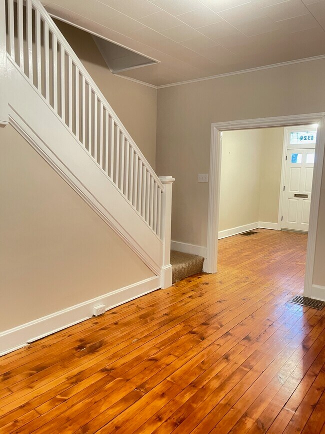 Foto del edificio - 1329 Green St