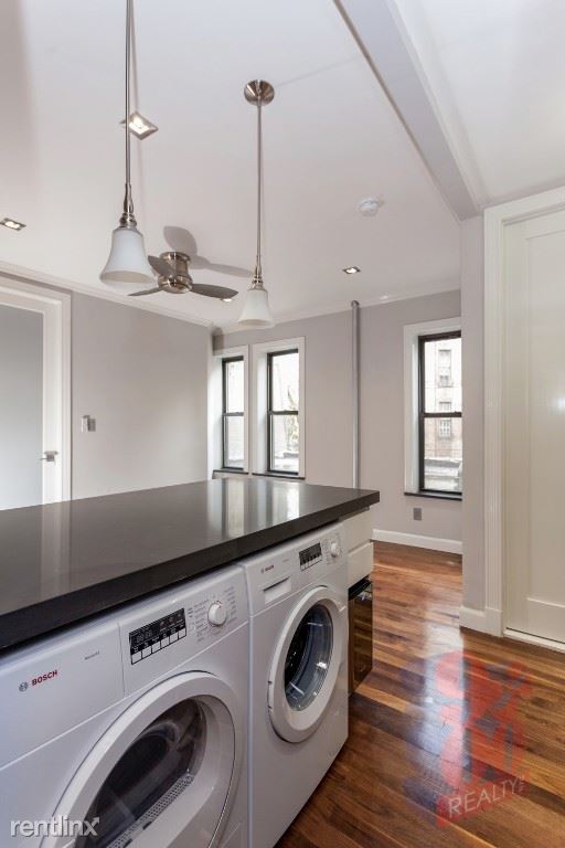 Building Photo - 11 W 103rd St