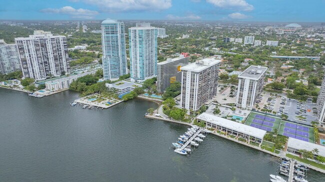 Foto del edificio - 2025 Brickell Ave