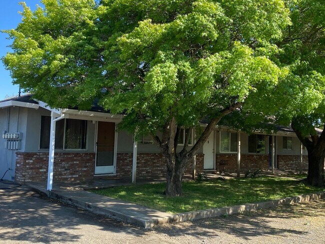 Foto del edificio - 10162 Jones Ave