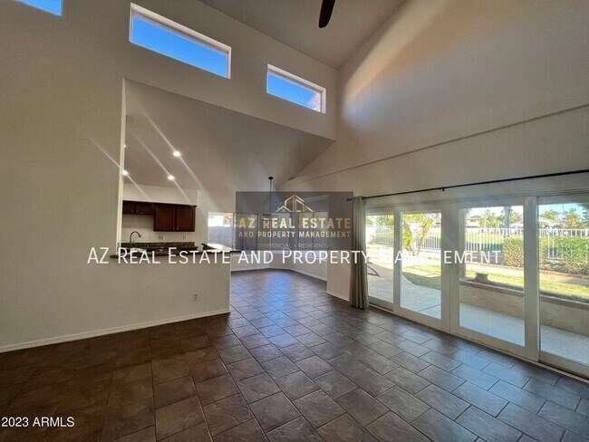 Building Photo - 7524 W Tonto Dr