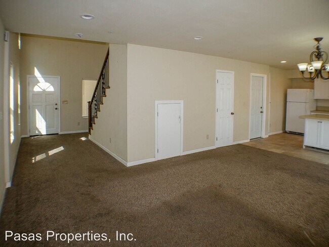 Building Photo - 4 br, 2.5 bath House - 423 T Ave