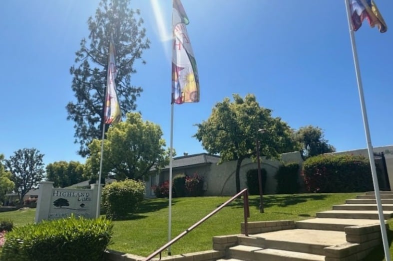 Highland Oaks - Highland Oaks Apartments & Arcadia Townhomes