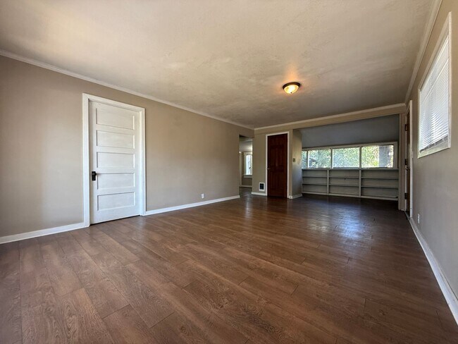Foto del edificio - TAKE A LOOK AT THIS CHARMING APARTMENT IN ...
