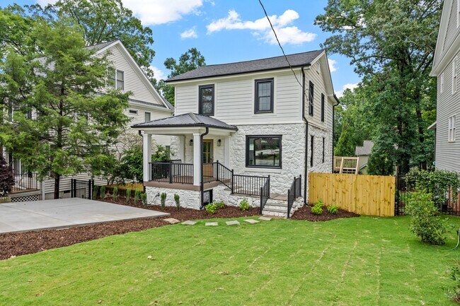 Foto del edificio - 28 Douglas Dr