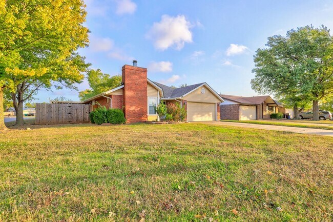 Foto del edificio - 3 Bed 2 Bath in OKC!