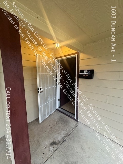 Building Photo - 1603 Duncan Ave