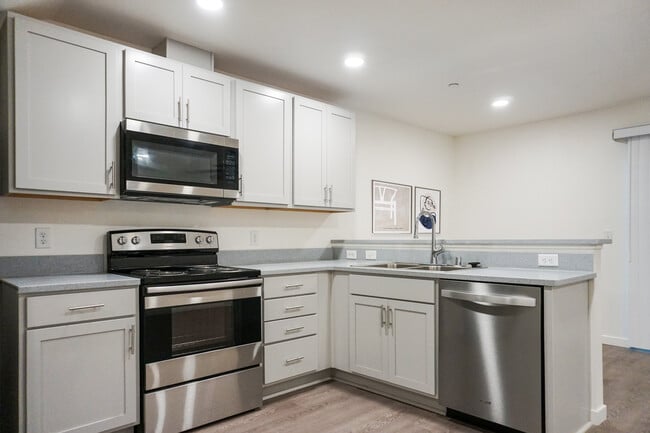 Kitchen - 824 Nord Ave