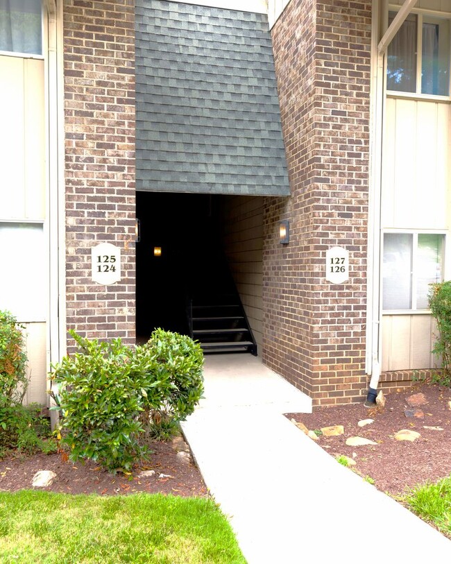 Foto del edificio - Close to UT Furnished or Unfurnished!