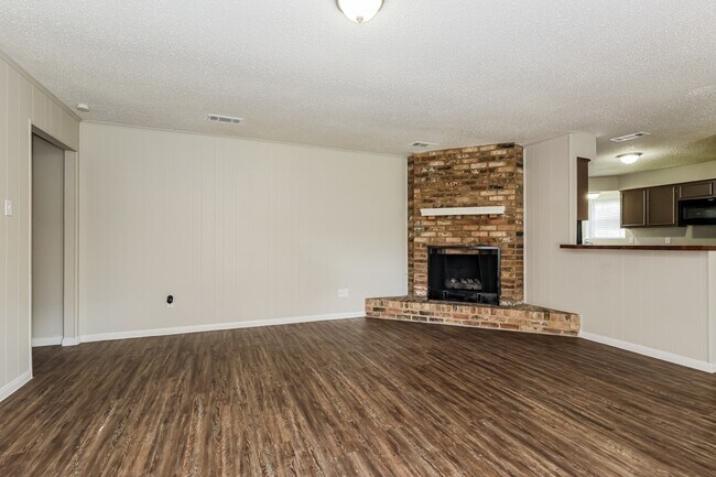 Foto del edificio - 26218 Maplewood Dr