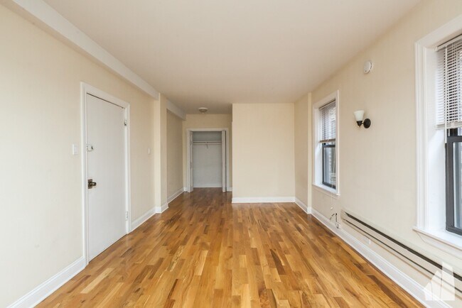 Foto del edificio - 1347 N Dearborn St