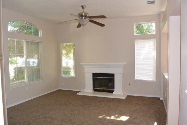 Foto del edificio - Desirable SW area