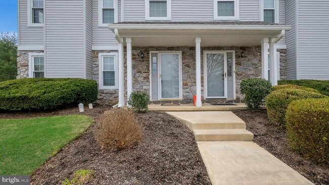 Building Photo - 211 Mews Dr