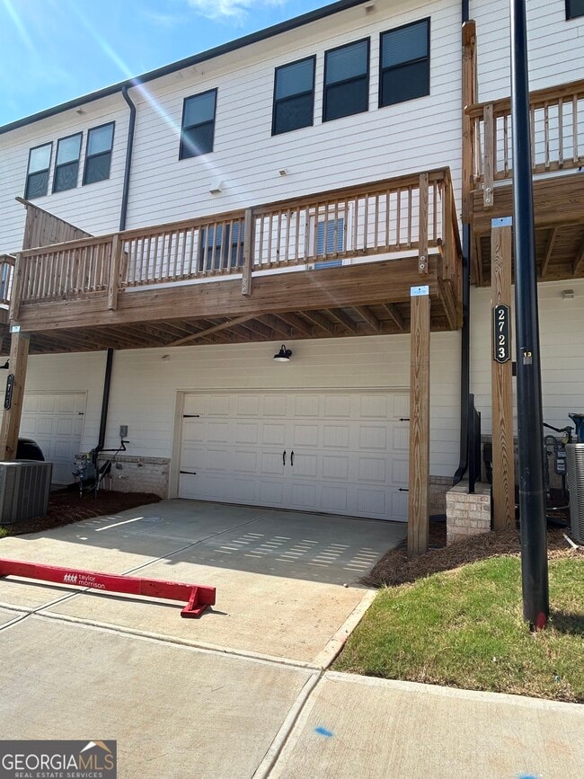 Building Photo - 2725 Harrison Dr