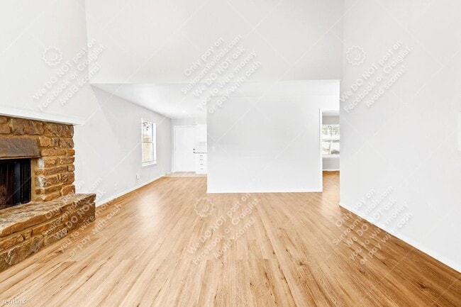 Building Photo - 3 br, 2 bath Duplex - 7008 S 78th E Ave