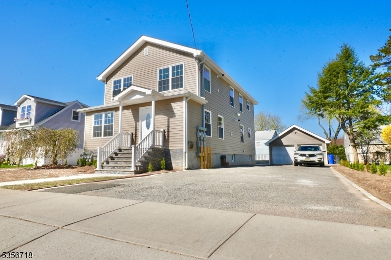 Primary Photo - 67 Williams St