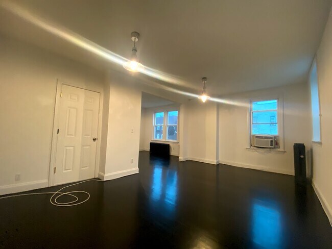 Building Photo - 692 Bergen Ave
