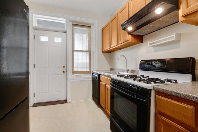 Foto del edificio - 221 P St NW