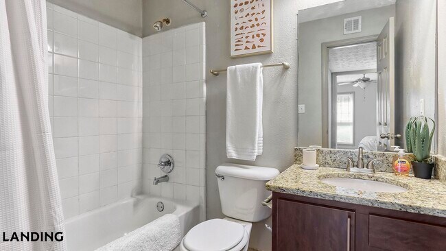 Foto del edificio - 100 Calibre Creek Pkwy