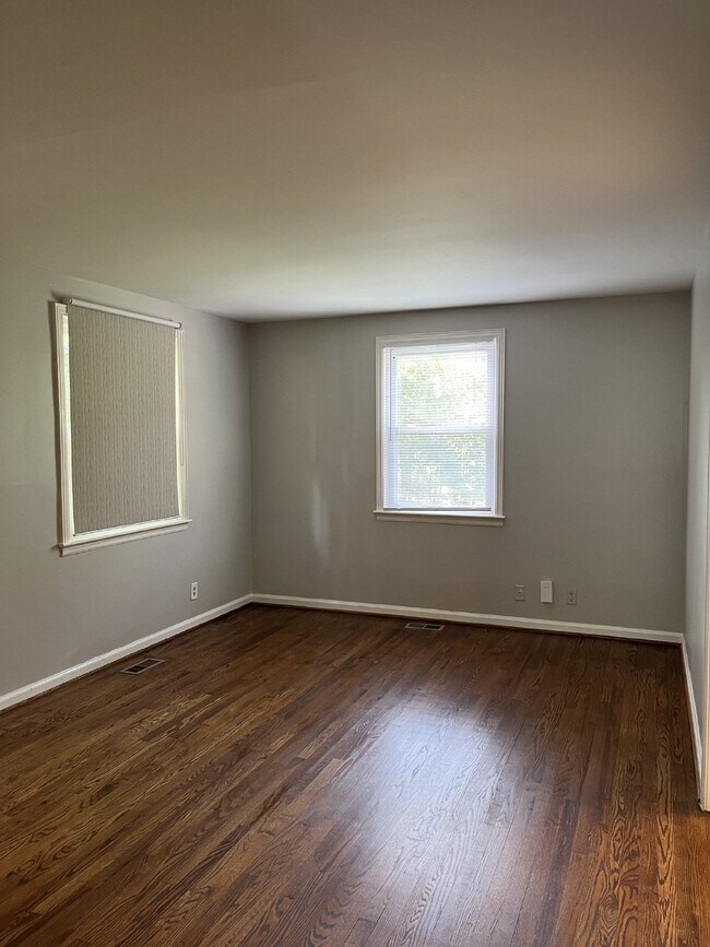 Photo - Charming 3-Bed Home with Hardwood Floors &...