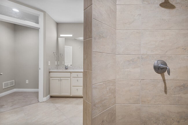 Peregrine 100-202 walk-in shower - Peregrine 100