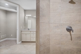 Peregrine 100-202 walk-in shower - Peregrine 100