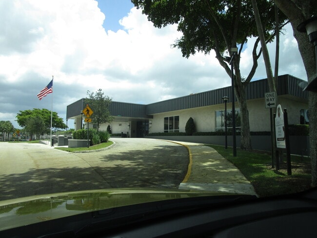Building Photo - 517 Flanders K