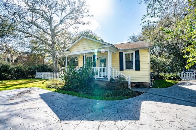 Photo - 1235 Ashley Hall Rd House