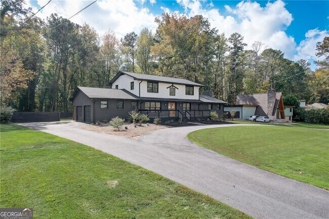 Foto del edificio - 3202 Kingsdale Dr SW