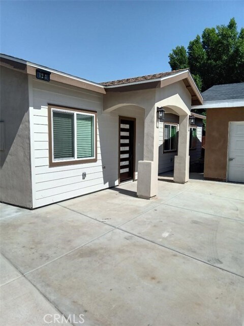 Building Photo - 125 N Orangewood St