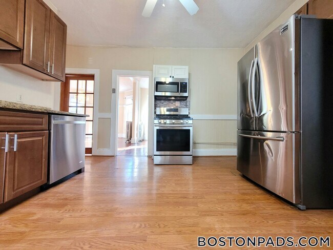 Foto del edificio - 110 Howland St