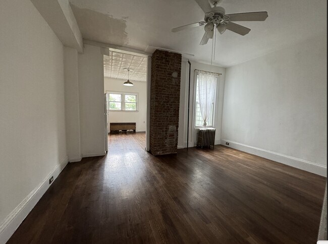 Building Photo - 309 Summit Ave
