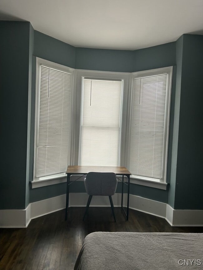 Foto del edificio - 942 Euclid Ave