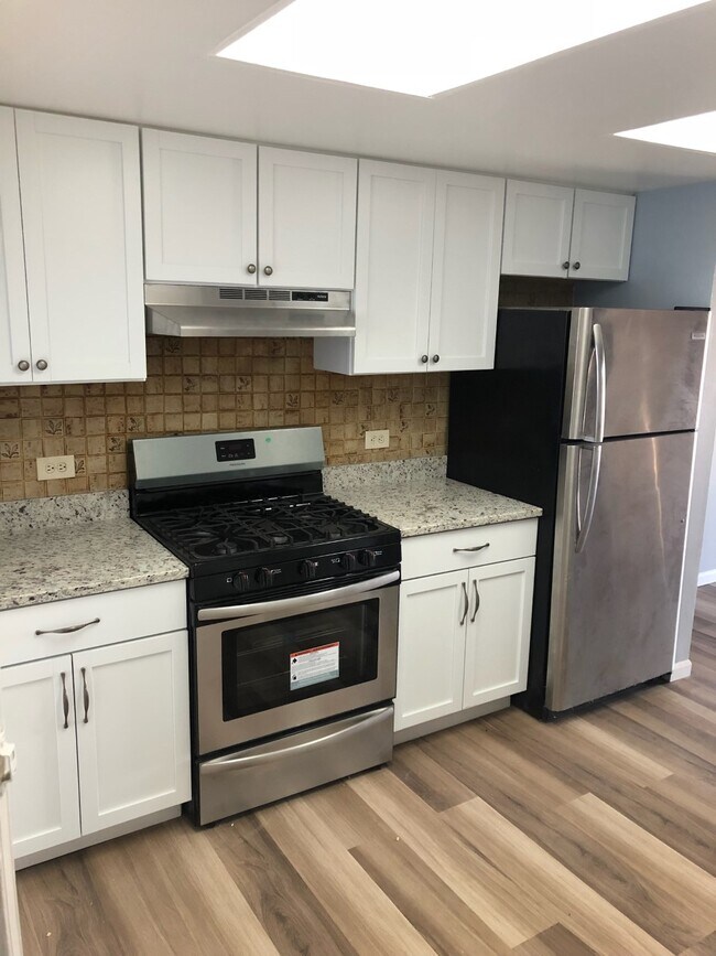 Foto del edificio - 529 Meadow Green Ln