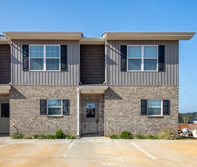 Foto del edificio - 933 Warrior Hill Dr