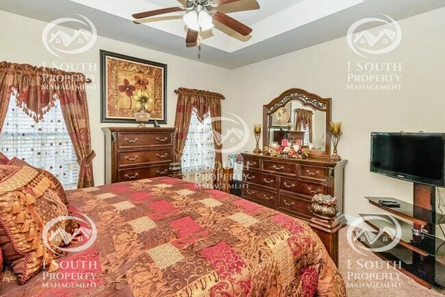 Building Photo - 2496 Bentridge Dr W