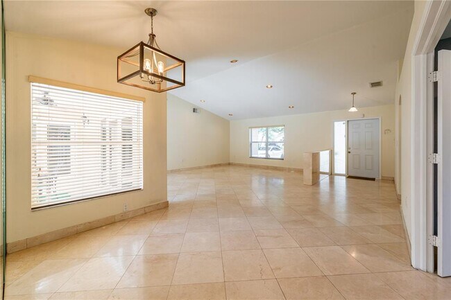 Foto del edificio - 1840 SW 135th Way