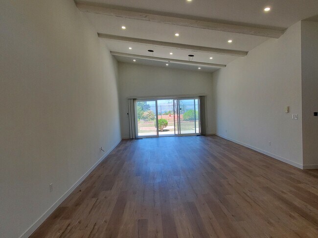 Building Photo - 22619 PAUL REVERE Dr