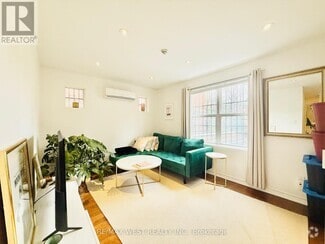 Building Photo - 132 Avenue Rd
