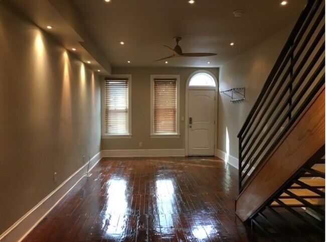 Building Photo - 2041 Amber St