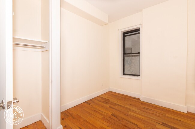 Building Photo - 732 St Marks Ave