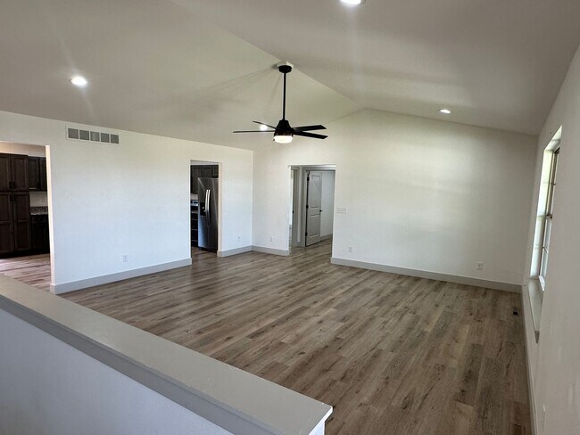 Foto del edificio - Now Accepting Applications – 5 BED 3 BATH | Summit Pass Subdivision | Waynesville School District