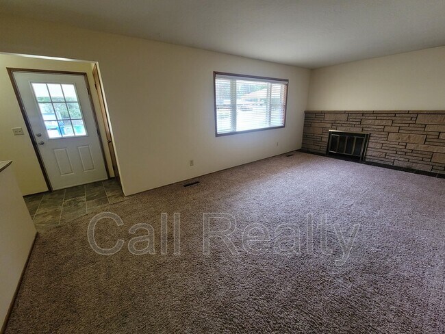 Foto del edificio - 12910 E 22nd Ave